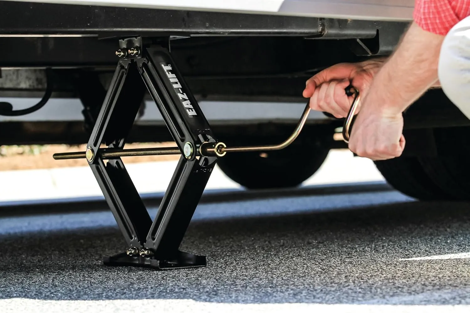 Camco EAZ-Lift 30-Inch Stabilizing RV Scissor Jacks - Features a 5,000lb Load Capacity - Heavy Duty Steel Construction - Set of 2 (48840)