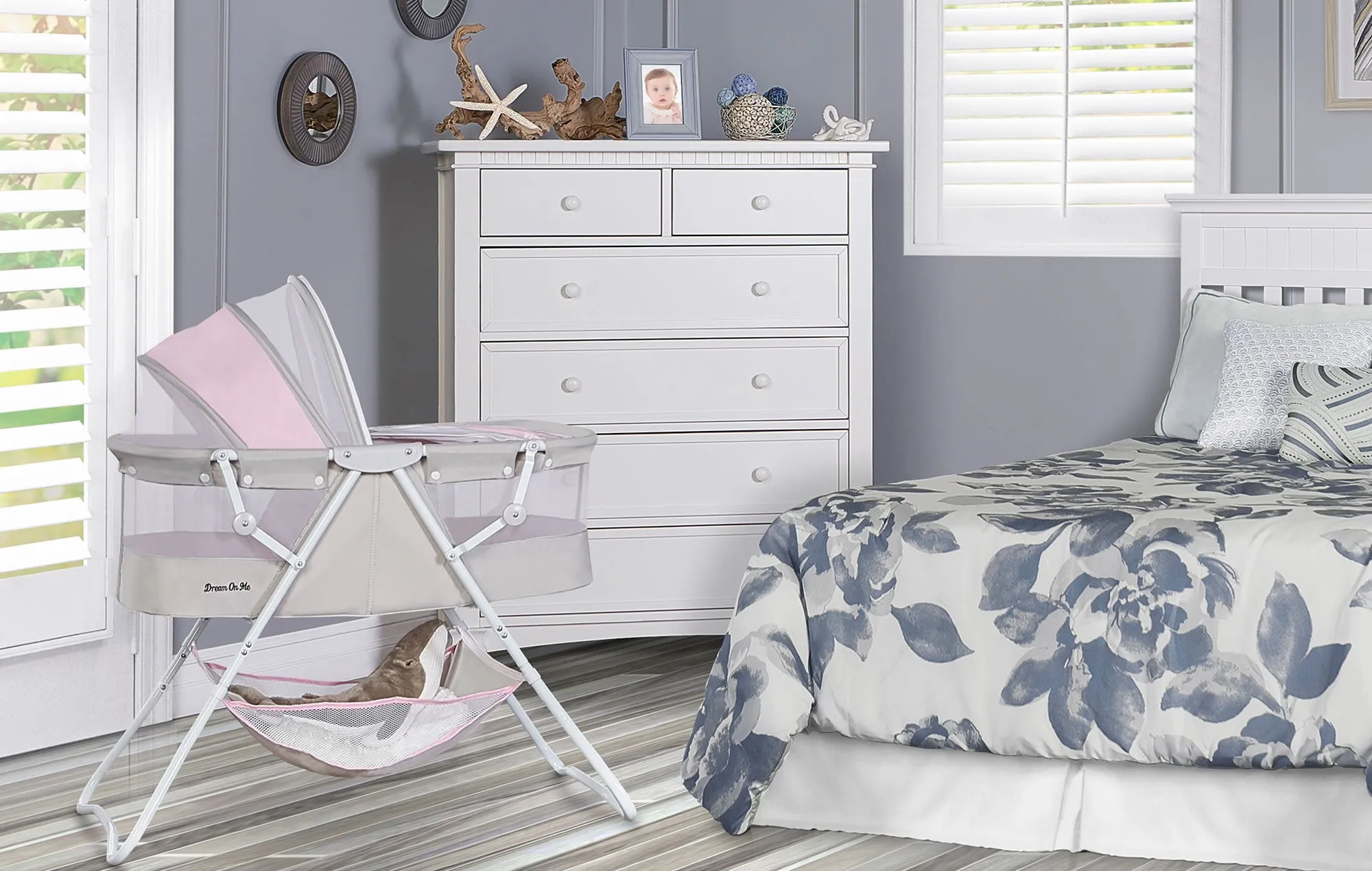 Dream on Me Karley Bassinet In Grey and Pink