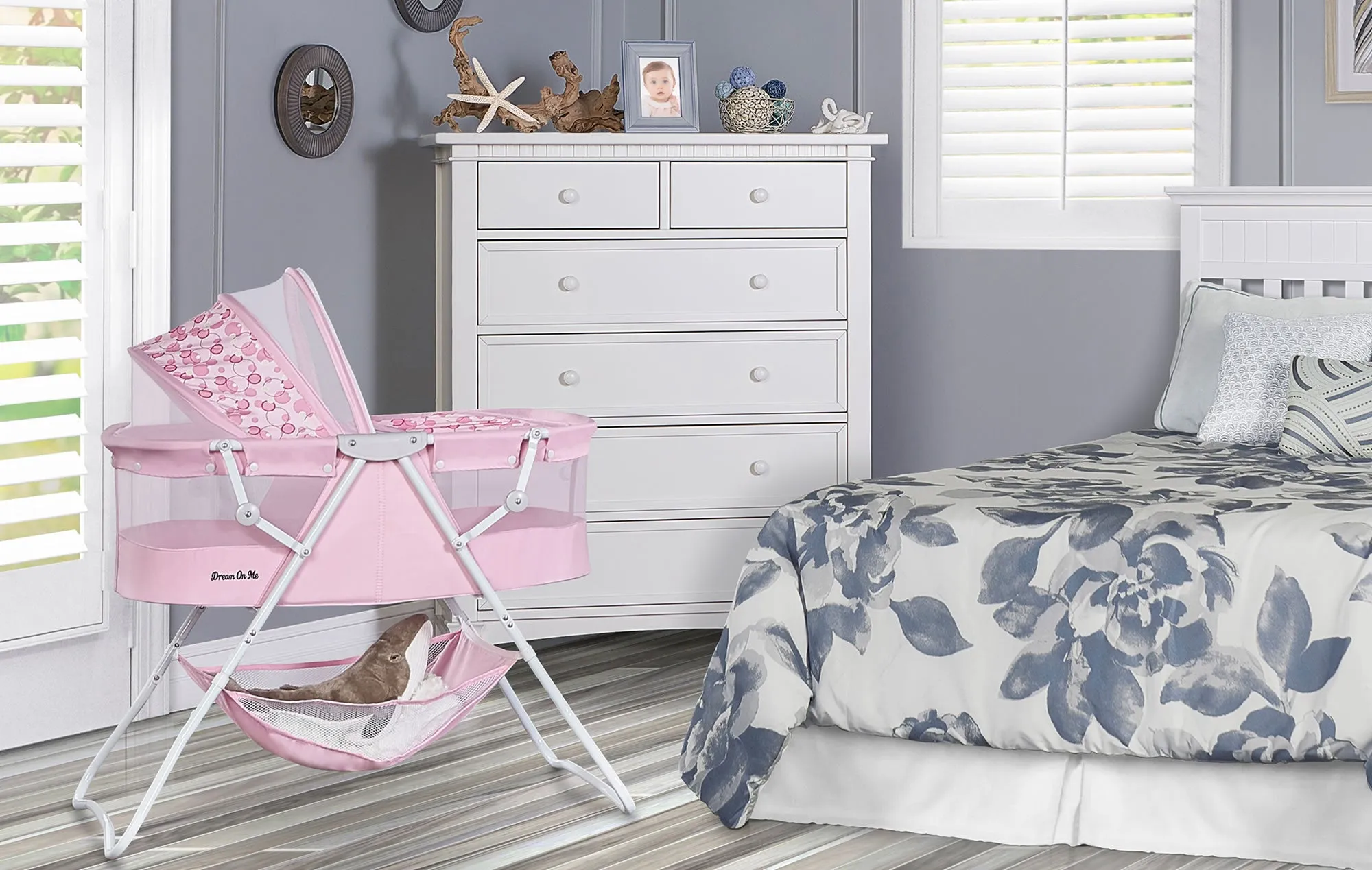 Dream on Me Karley Bassinet in Pink