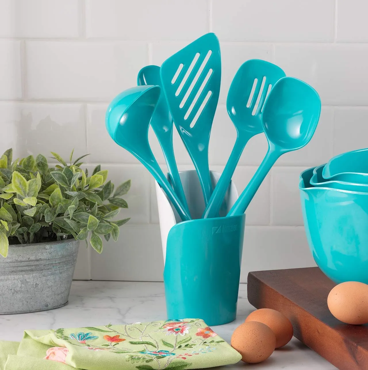 Hutzler 6-piece Melamine Cooking Utensils Set, Includes a 12-inch Long Slotted Spoon, Solid Spoon, Mixing Spoon, Slotted Turner, Soup Ladle, and Storage Crock