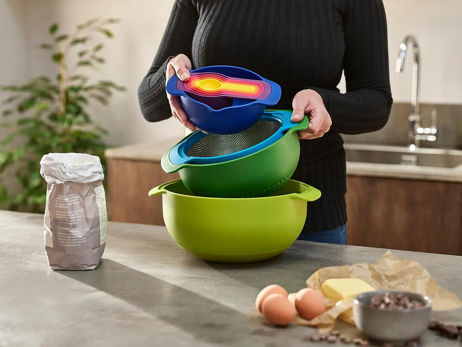 Joseph Joseph Nest 9 Plus, 9 Piece Compact Food Preparation Set with Mixing Bowls, Measuring cups, Sieve and Colander, MultiColor
