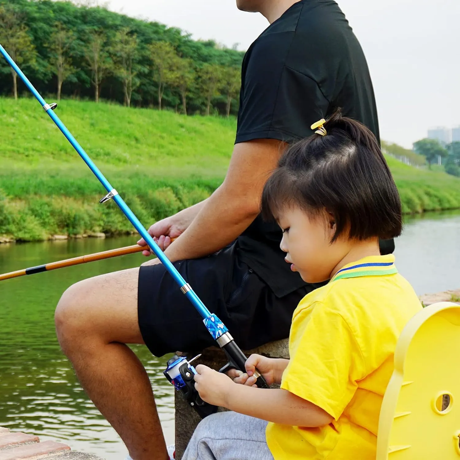 Kids Fishing Pole Set Fishing Rod and Reel Combos Ultralight Telescopic Fishing Rod Spinning Reel Lure Baits Fishing Line with Mini Shark Bag for Boys Girls Youth Freshwater Saltwater