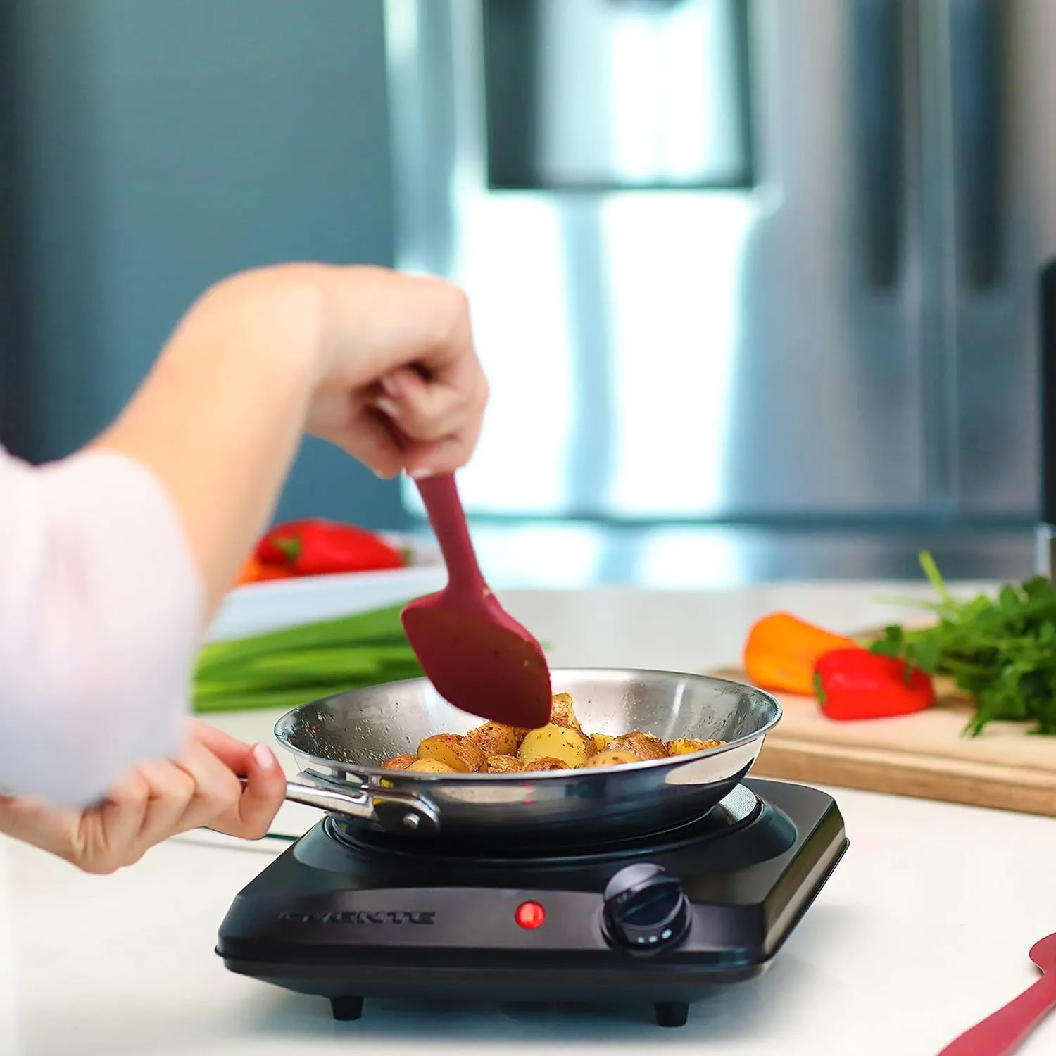 OVENTE Countertop Infrared Single Burner, 1000W Electric Hot Plate with 7” Ceramic Glass Cooktop, 5 Level Temperature Setting & Easy to Clean Base, Compact Stove for Home Dorm Office, Black BGI101B