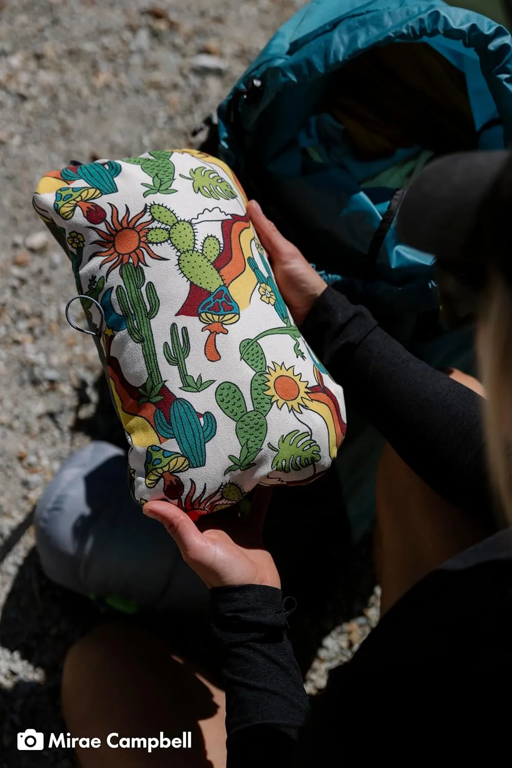 Therm-a-Rest Compressible Cinch Camping and Backpacking Pillow, Regular - 14 x 18 Inch, Desert