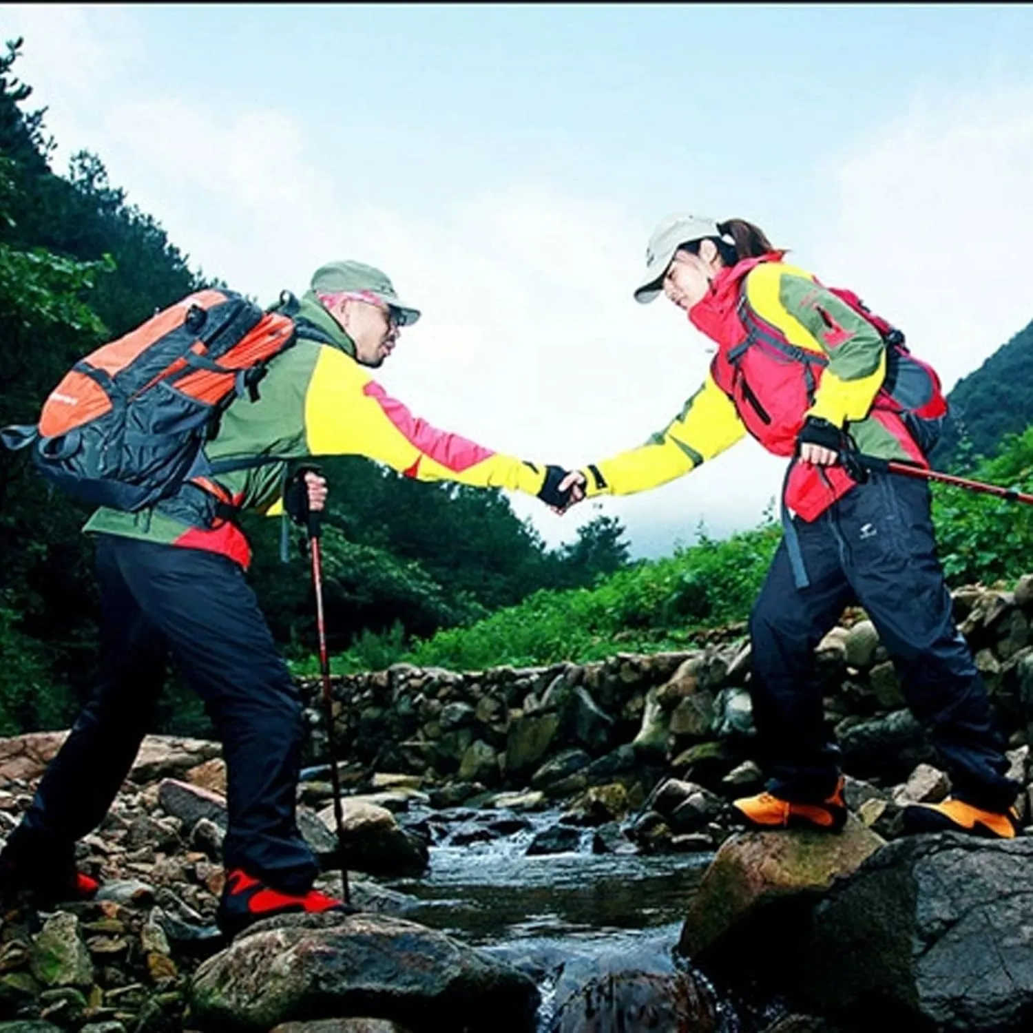 Two Carbon Fiber Hiking Poles for Outdoor Use, 3 - Segment Telescopic and Foldable, Ideal for Trekking and Mountaineering