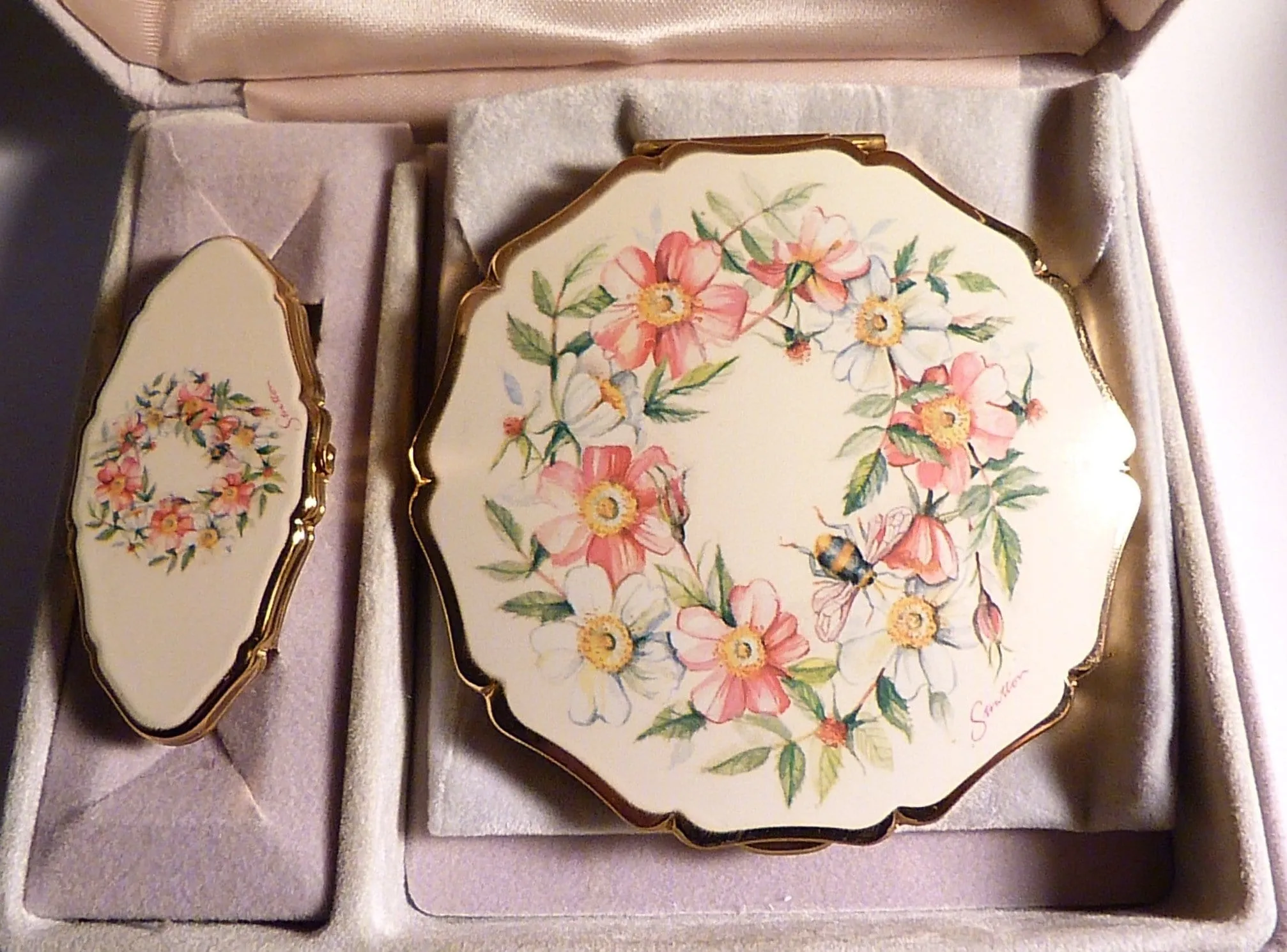 Unused compacts vintage Stratton set vanity sets cased Stratton compact and lipstick holder / lipstick handbag mirrors