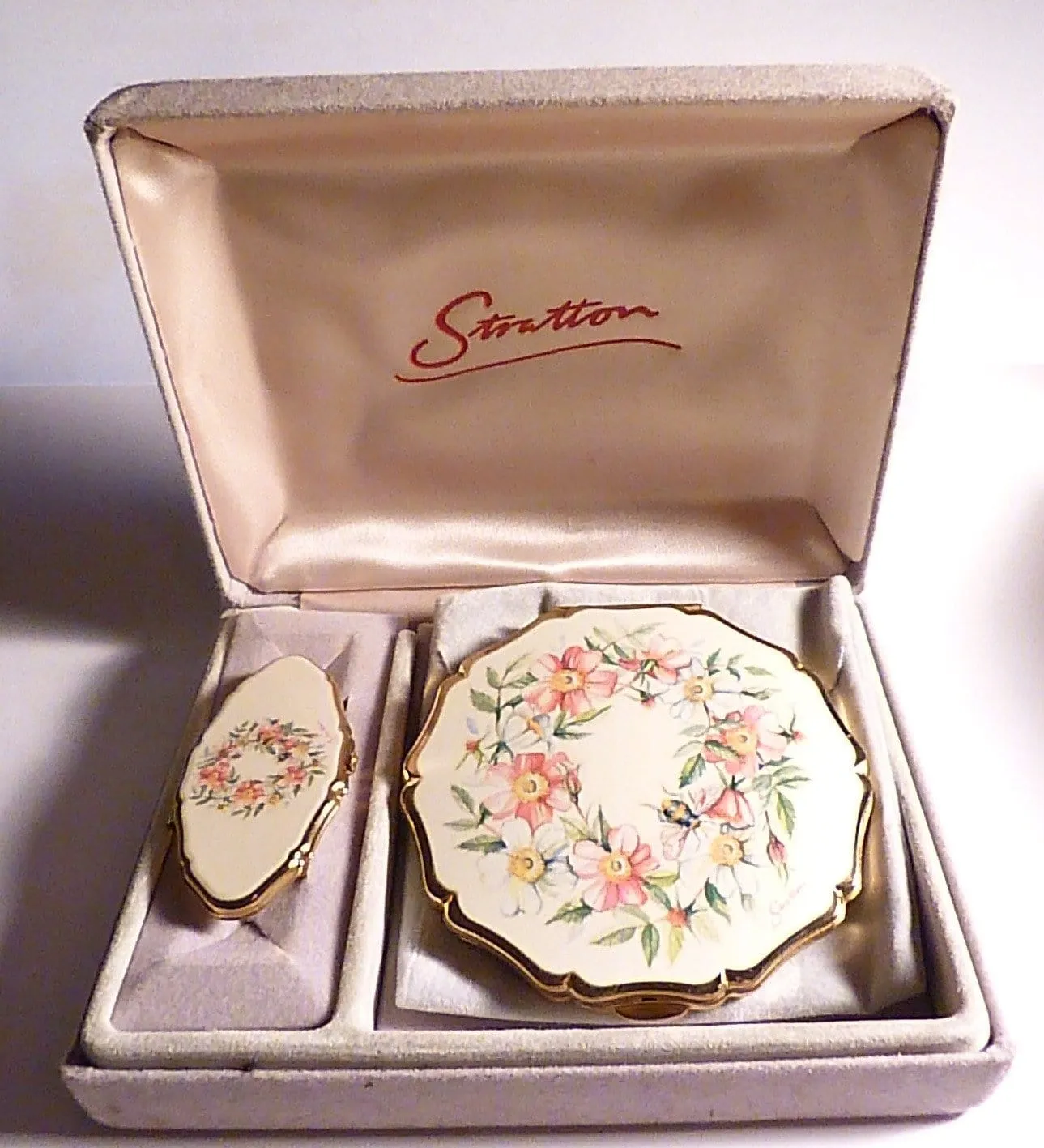 Unused compacts vintage Stratton set vanity sets cased Stratton compact and lipstick holder / lipstick handbag mirrors