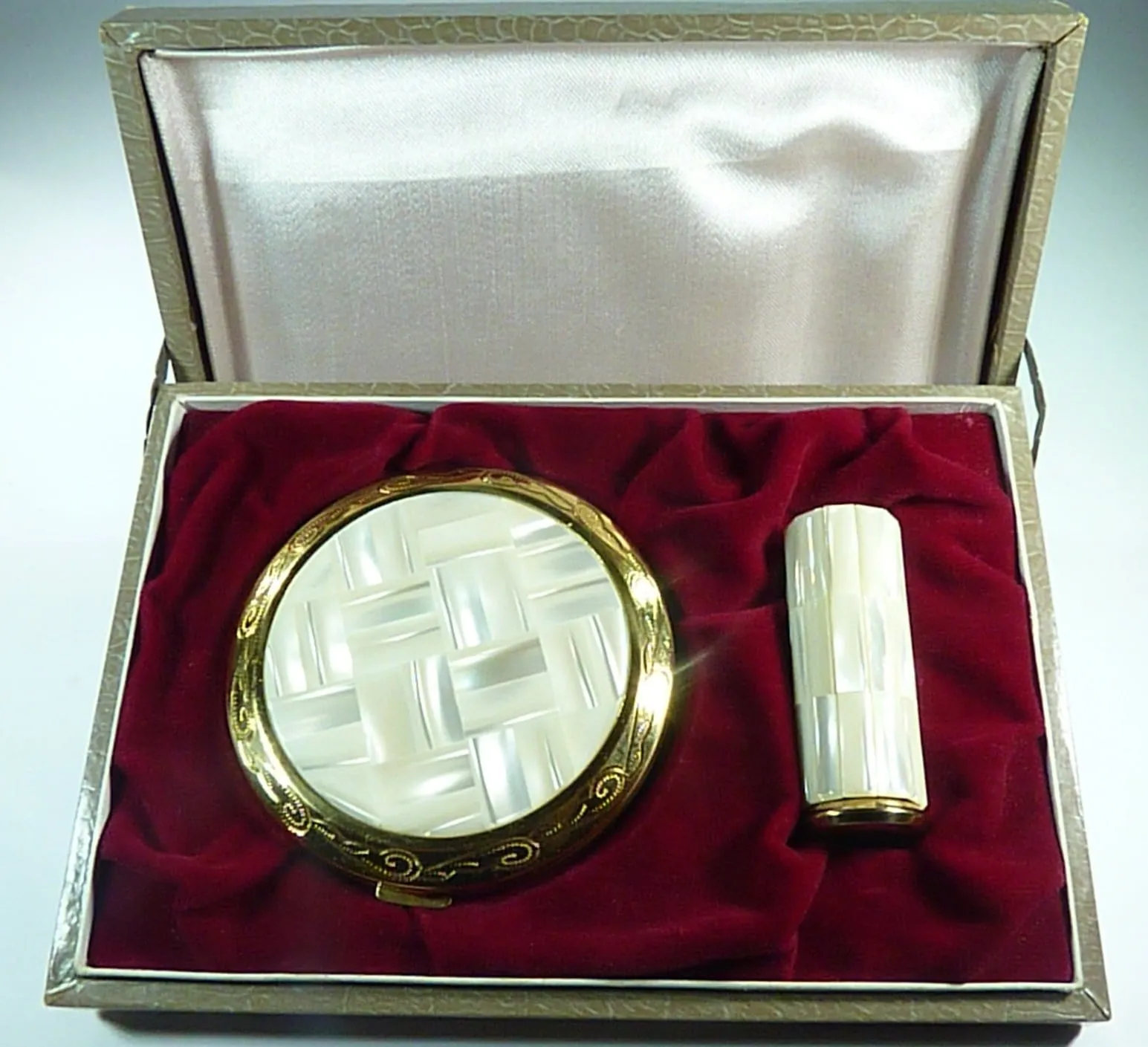 Vintage Compact And Lipstick Case Mother Of Pearl 1950s Unused Pearl Wedding Gift Set