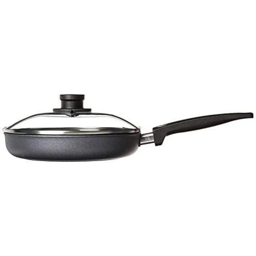 Woll Diamond Lite Saute Pan With Lid (Saute w/Lid, 9.5")