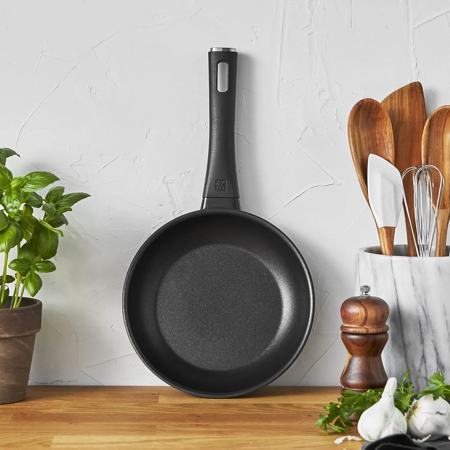 ZWILLING Madura Plus Forged 8-inch Nonstick Fry Pan, Excellent Heat Distribution and Retention for Perfect Searing, Browning and Even Cooking, Easy Cleanup, Scratch Resistant, Oven Safe